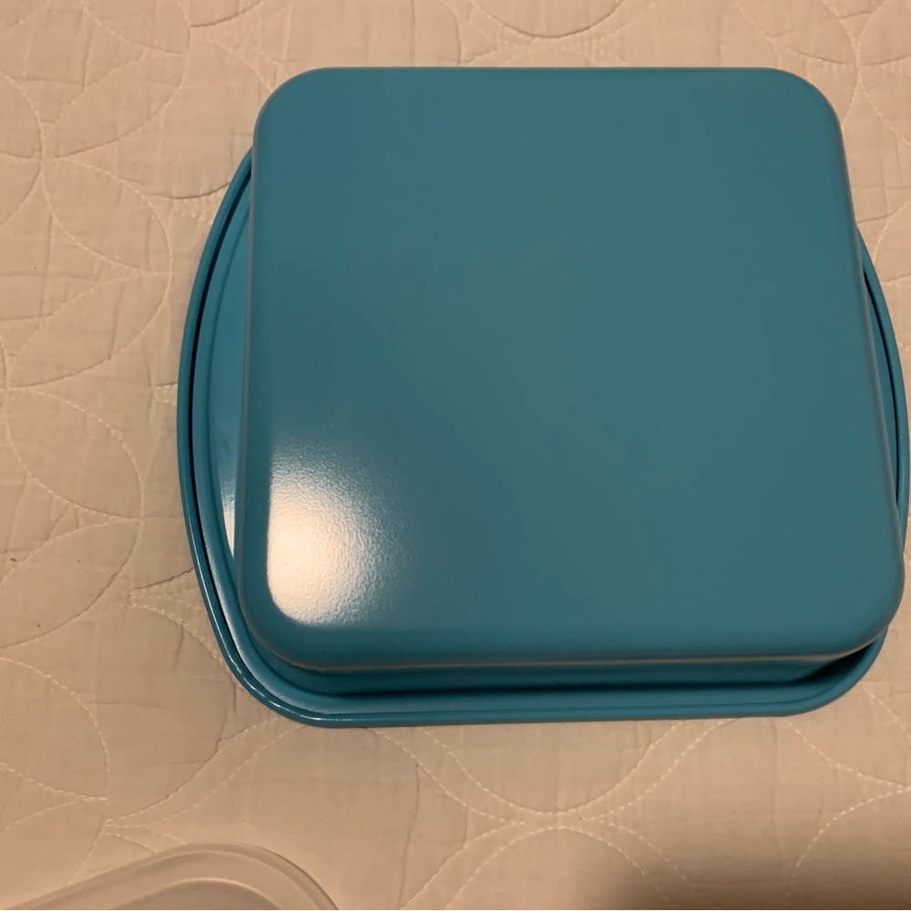 Pampered Chef Blue Baking Pan with Lid - Picture 3 of 7